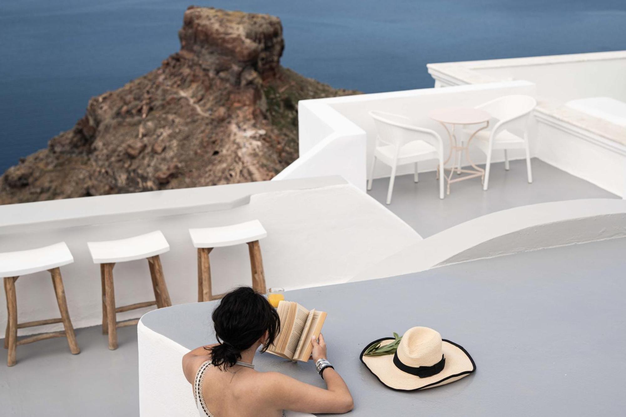 לינה וארוחת בוקר אימרוביגלי La Roka, Cliffside Memories מראה חיצוני תמונה